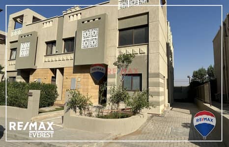 توين هاوس اول سكن -مطبخ وتكيفات في كمبوند جرين 4
