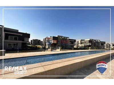شقة ارضي بحديقة للبيع بالمطبخ والتكيفات استلام فوري