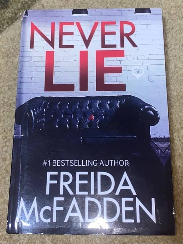 NEVER LIE - Freida McFadden 2