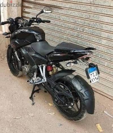 بجاج ٢٠٠ حالة جيده رخصة سنتين