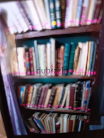 مكتبة ضخمة ٧٠٠٠ كتاب نوادر