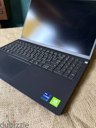 dell vostro 3520 لابتوب Core i7 جيل 12 + NVIDIA MX550 بحالة الزيرو