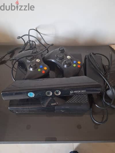 XBOX 360 E 2014 مستعمل + kinect sensor
