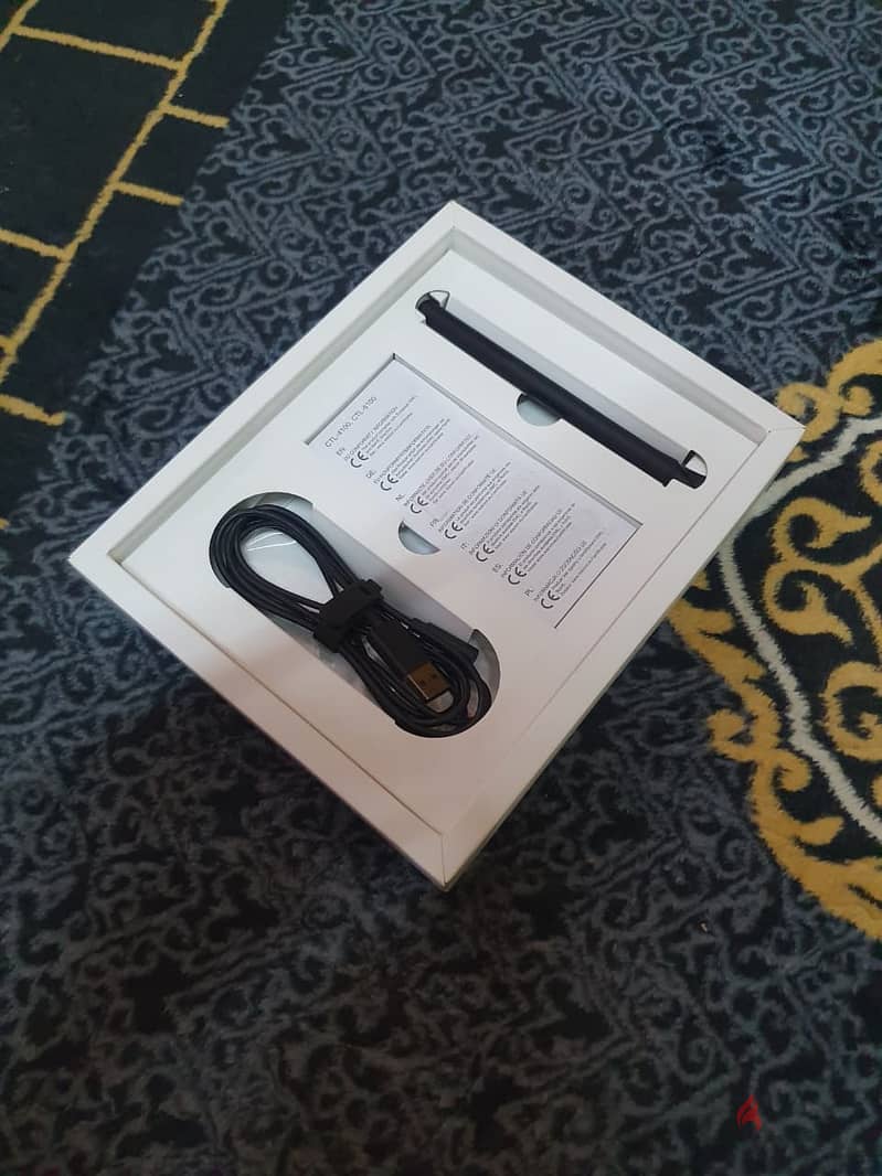Wacom Intuos Creative Tablet Small ( black ) 1