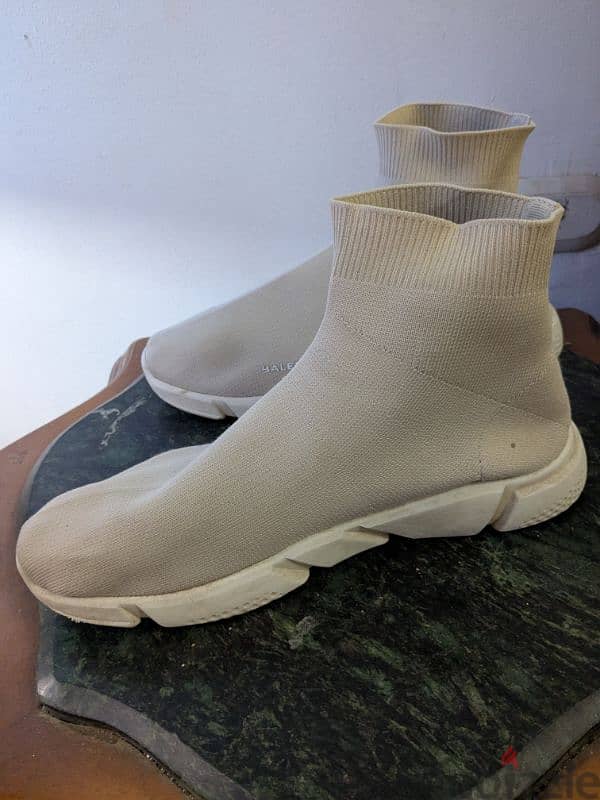 Balenciaga 1