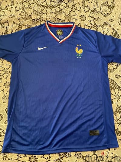 T-shirt فرنسا