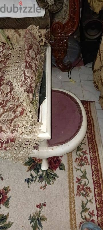 ترابيزه خشب زان لونها بيضاء