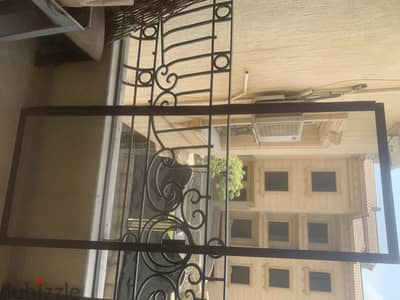 عازل لي الدبان