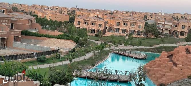 فيلا توين 470 متر للبيع في كومباوند رويال ميدوز الشيخ زايد