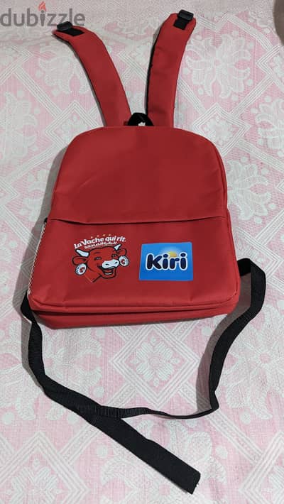 شنطة ظهر حمرا جديدة   Red backpack new