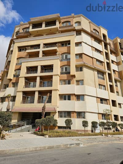 شقه ايجار لم تسكن من قبل في العاصمة الإدارية في مجمع المقصد