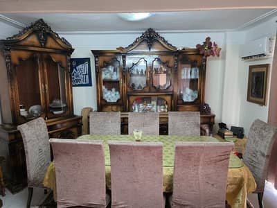 سفرة كاملة ٨ كراسي
