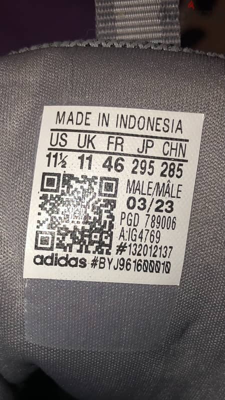 Adidas man waking and running shoes 2