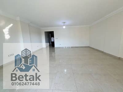 للايجار 210م كومبوند انطونيادس سيتى سموحة