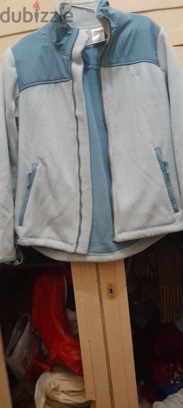 بولو. للمدارس. بالوان مختلفه