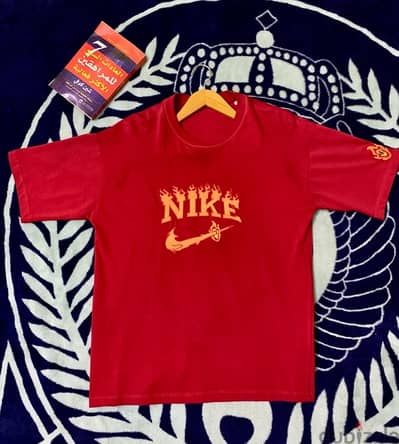 NIKE T-shirt