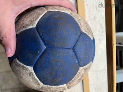 عدد ٢ كوره يد مقاس رقم 3 اصلي مستعمل