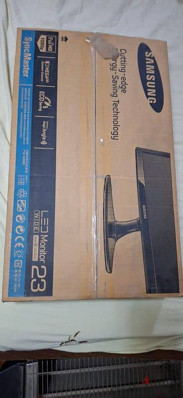 Samsung 23" LED monitor S23B300B with sharp picture quality