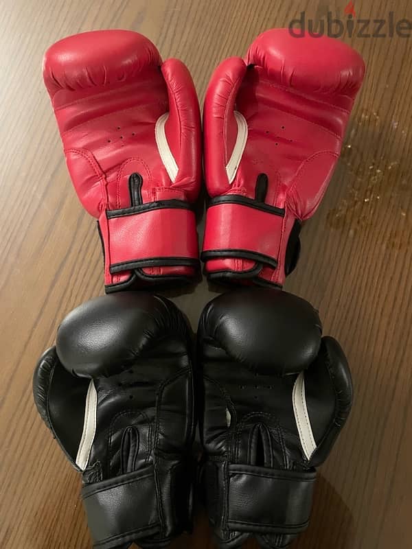 2 Boxing gloves 1