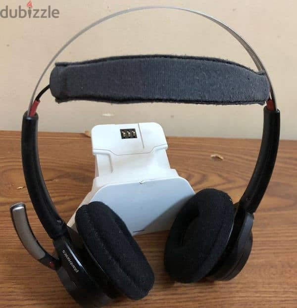 Plantronics voyager focus Bluetooth  call canter كول سنتر 5