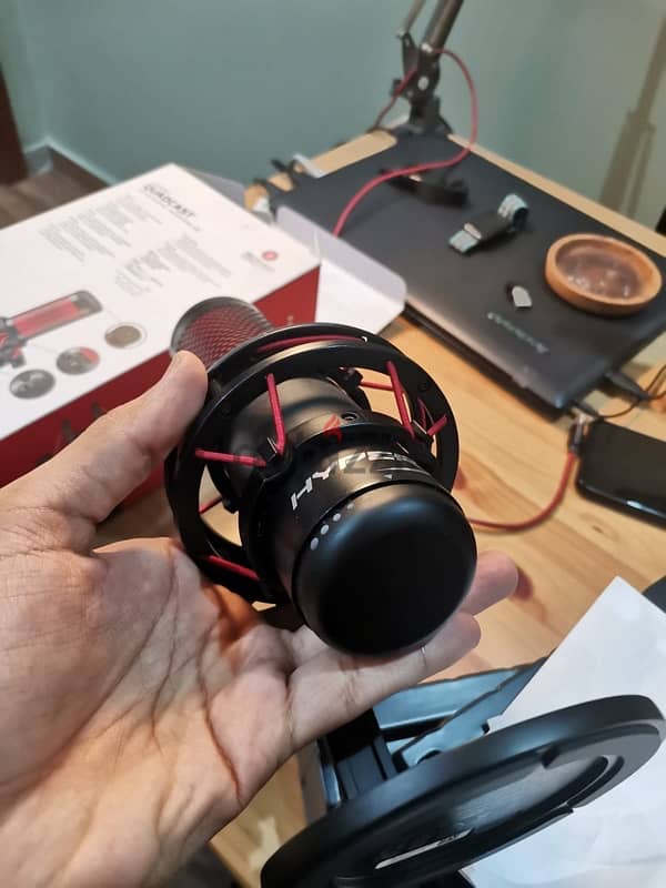 HYPERX QUADCAST STANDALONE MICROPHONE 9