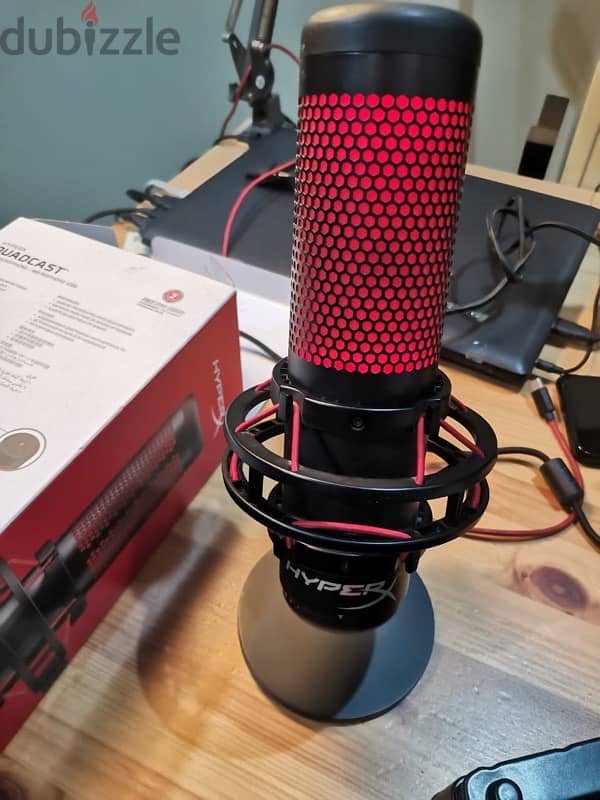 HYPERX QUADCAST STANDALONE MICROPHONE 13
