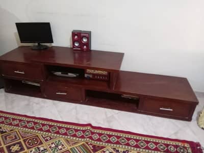 ترابيزة تليفزيون