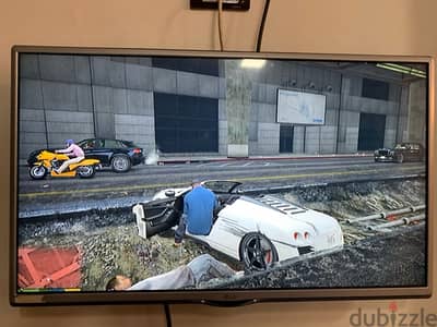 شاشه LG 32  HDبوصه  بحاله ممتازه