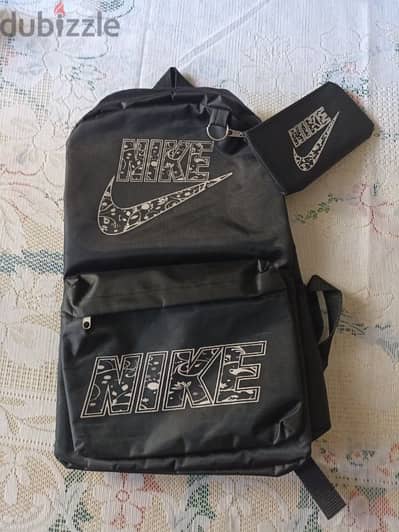شنطه Nike لون اسود