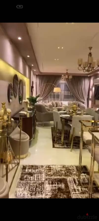 شقه مفروشه في كريستال بلازا في زهراء المعادي