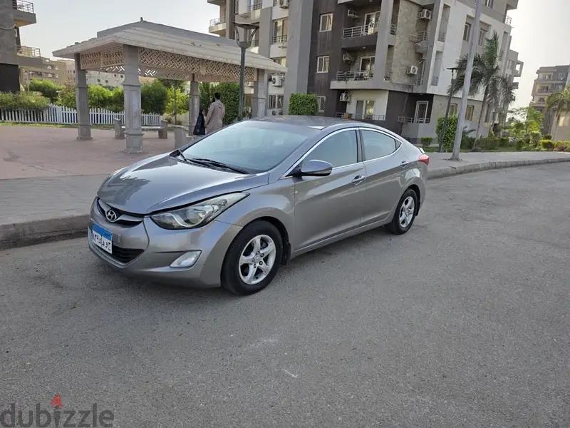 هيونداي إلينترا 2012