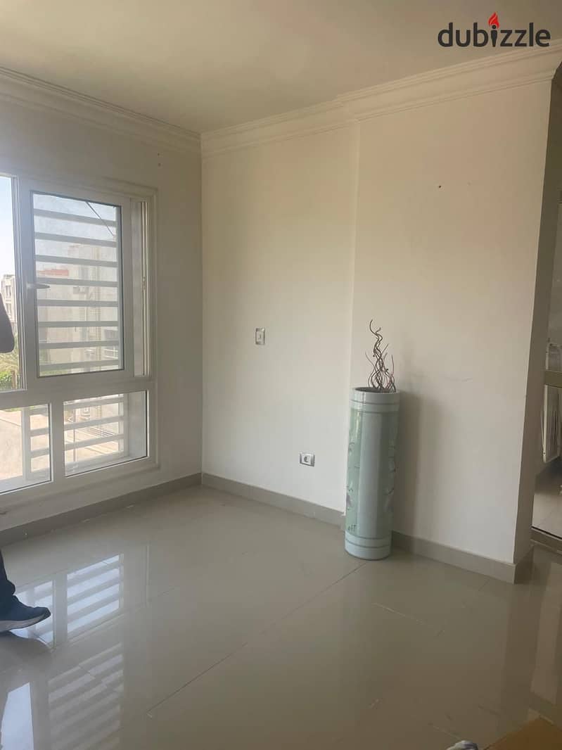 4 Bedrooms 300 sq.M Apartment for rent 38,000 EGP in Jayd Compound, 5th Settlement