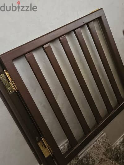 safty gate باب سلم للامان خشب زان