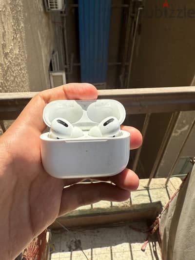 AirPods Pro MagSafe