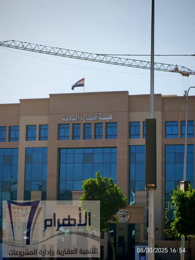 بالتقسيط شقه نصف تشطيب بكمبوند إيست بارك بحدائق أكتوبر للبيع