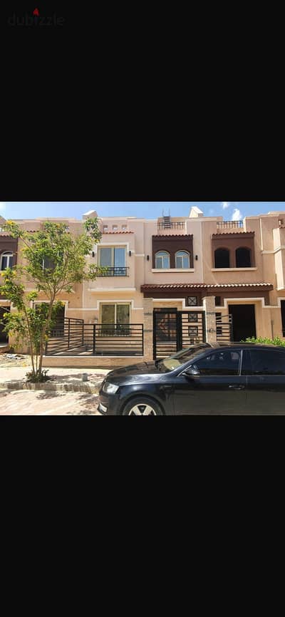 بسعر لقطة فيلا للايجار في كمبوند قطامية جاردنز بجوار الجامعة الأمريكية  التجمع الخامس552متر