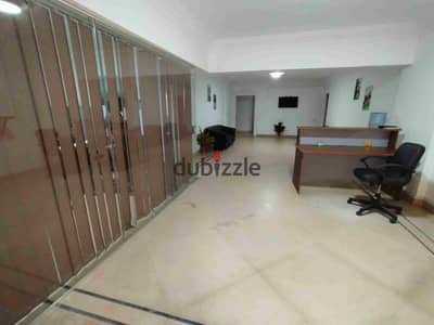 لعشاق الاستثمار العقاري والسكن الراقي والمتميز مكتب تجاري للبيع في رشدي شارع سوريا مباشر دور 3 عماره براند مساحه 250م تصلح سكني اوي تجاري البيع شامل عدد 2 باكيه جراج