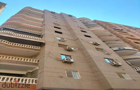شقة 195متر ادوار خامس و12 شارع 40 متر برج ناصيه جراج 4 اسانسير كامل المرافق  بالمريوطيه هرم