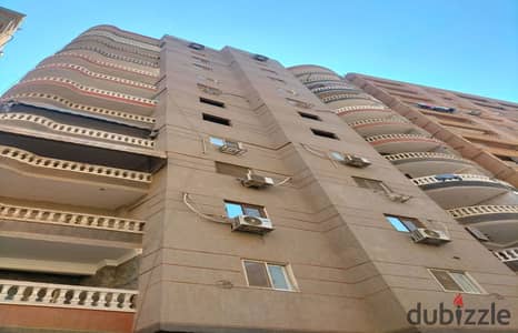 شقة 170 متر كاملة المرافق برج 4 اسانسير نصف تشطيب فيها عداد الكهرباء المريوطيه هرم الرئيسي