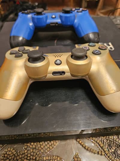 للبيع جهاز Playstation 4 Fat