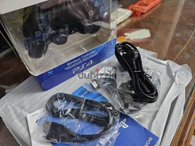 Playstation 4 Slim new