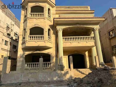 Villa for sale in West Golf Compound, Fifth Settlement