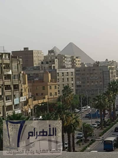 Super Extra Lux Apartment on the Main Pyramids Street at the Beginning of the Hospital Street for Sale