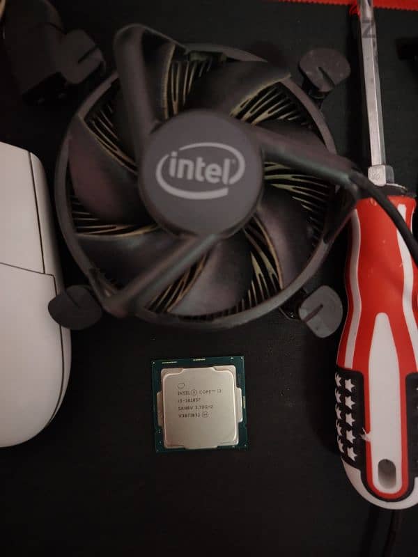 Intel i3 10105f 2