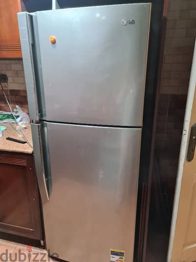 ثلاجه LG بحاله ممتازه 16 قدم