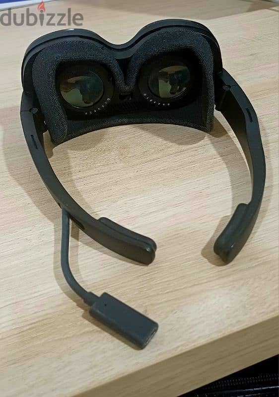 HTC VIVE Flow VR 1