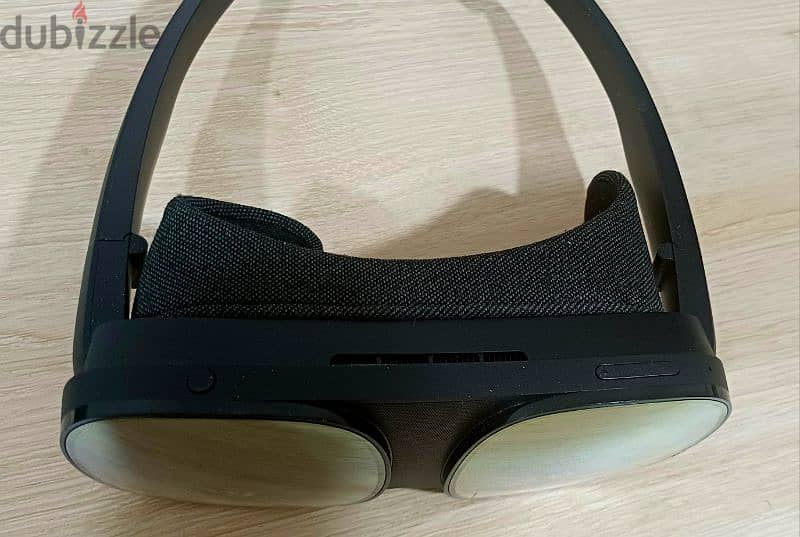 HTC VIVE Flow VR 2