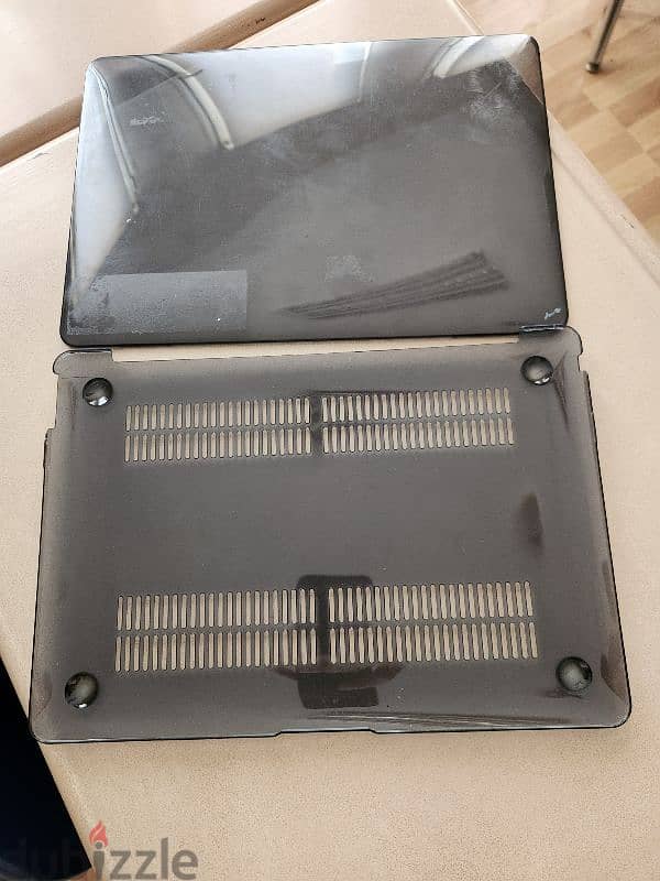 Macbook cover and silicon keyboard 1