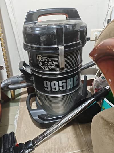 مكنسة هيتاشى تيلاندى 25L قوة 2400w استعمال خفيف و بحالة الجديدة