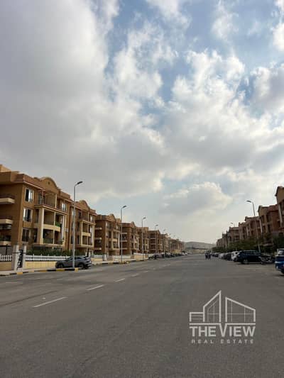 شقة  للبيع  نص  تشطيب  استلام  فورى    مرحلة  تالت  ب كمبوند   الخمايل  khamayl compound الشيخ  زايد دور اول فيو مفتوح